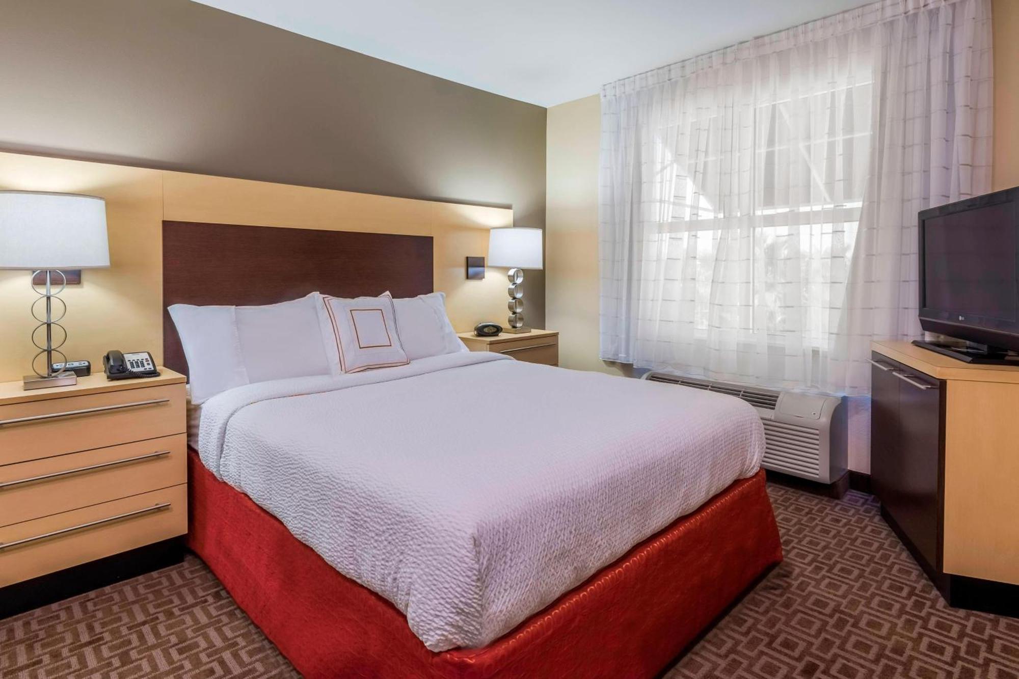 Towneplace Suites Tampa Westshore/Airport Exterior photo