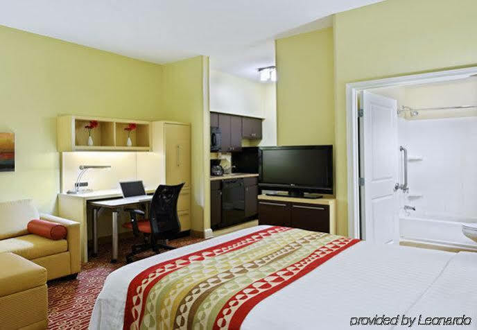 Towneplace Suites Tampa Westshore/Airport Exterior photo