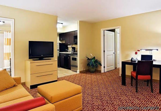 Towneplace Suites Tampa Westshore/Airport Exterior photo