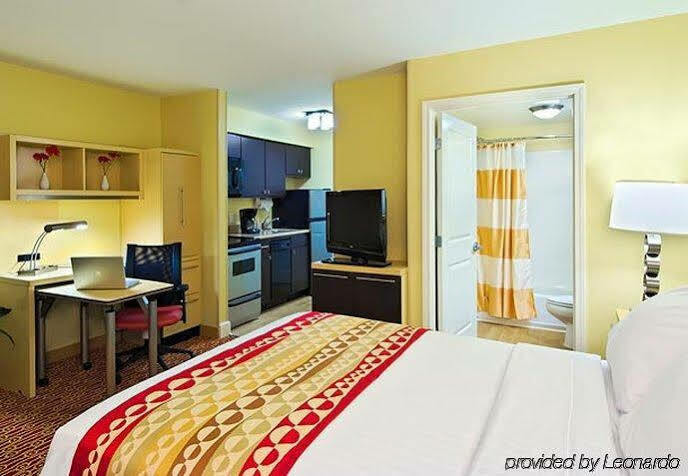 Towneplace Suites Tampa Westshore/Airport Exterior photo