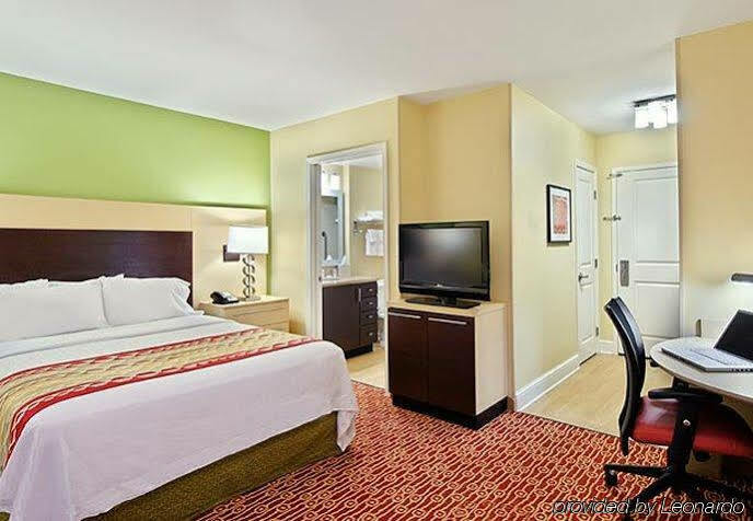 Towneplace Suites Tampa Westshore/Airport Exterior photo